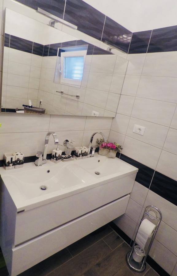 Apartments Stakic Krvavica Eksteriør billede